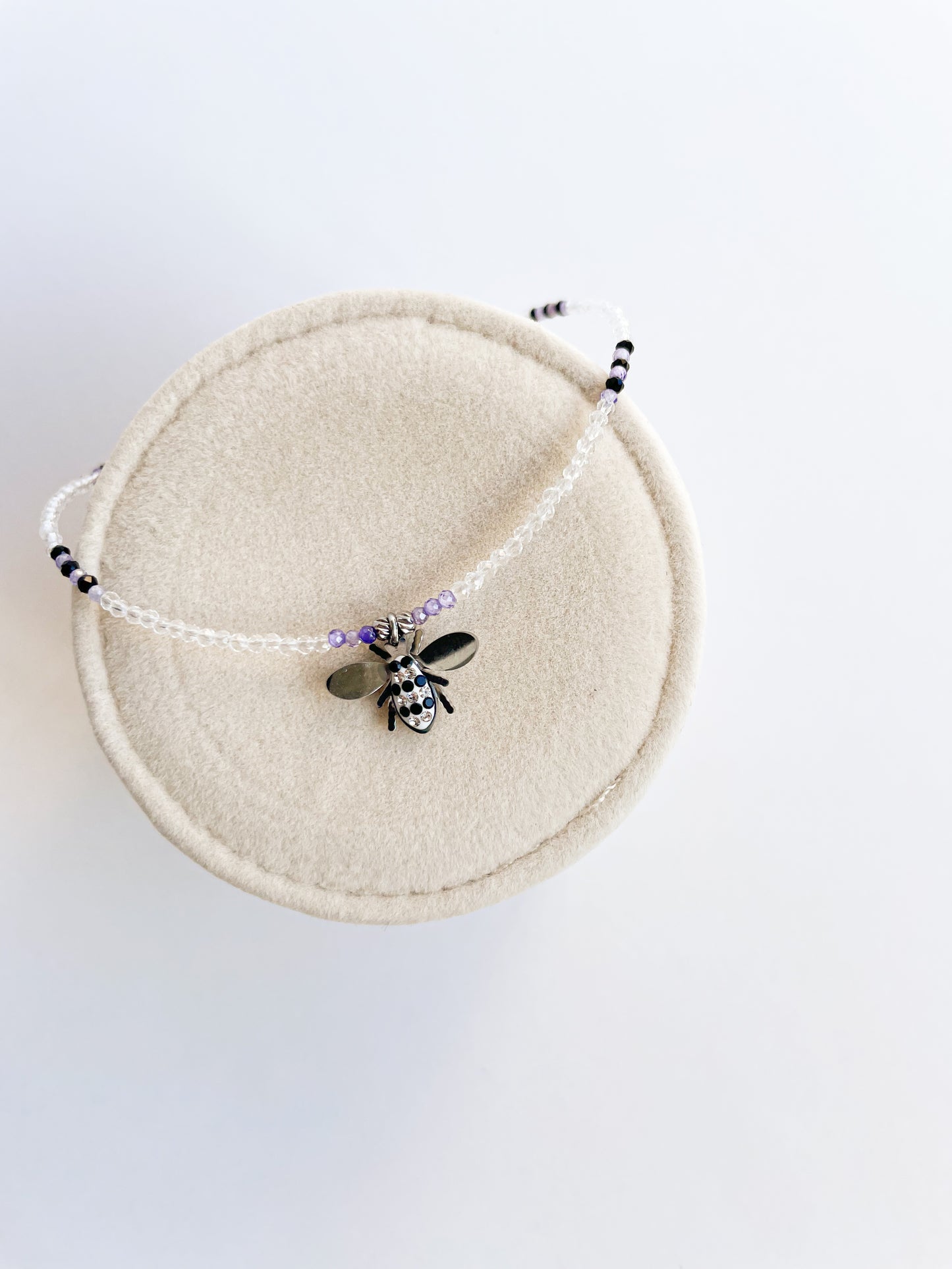 Колие ''Аbeille violette''