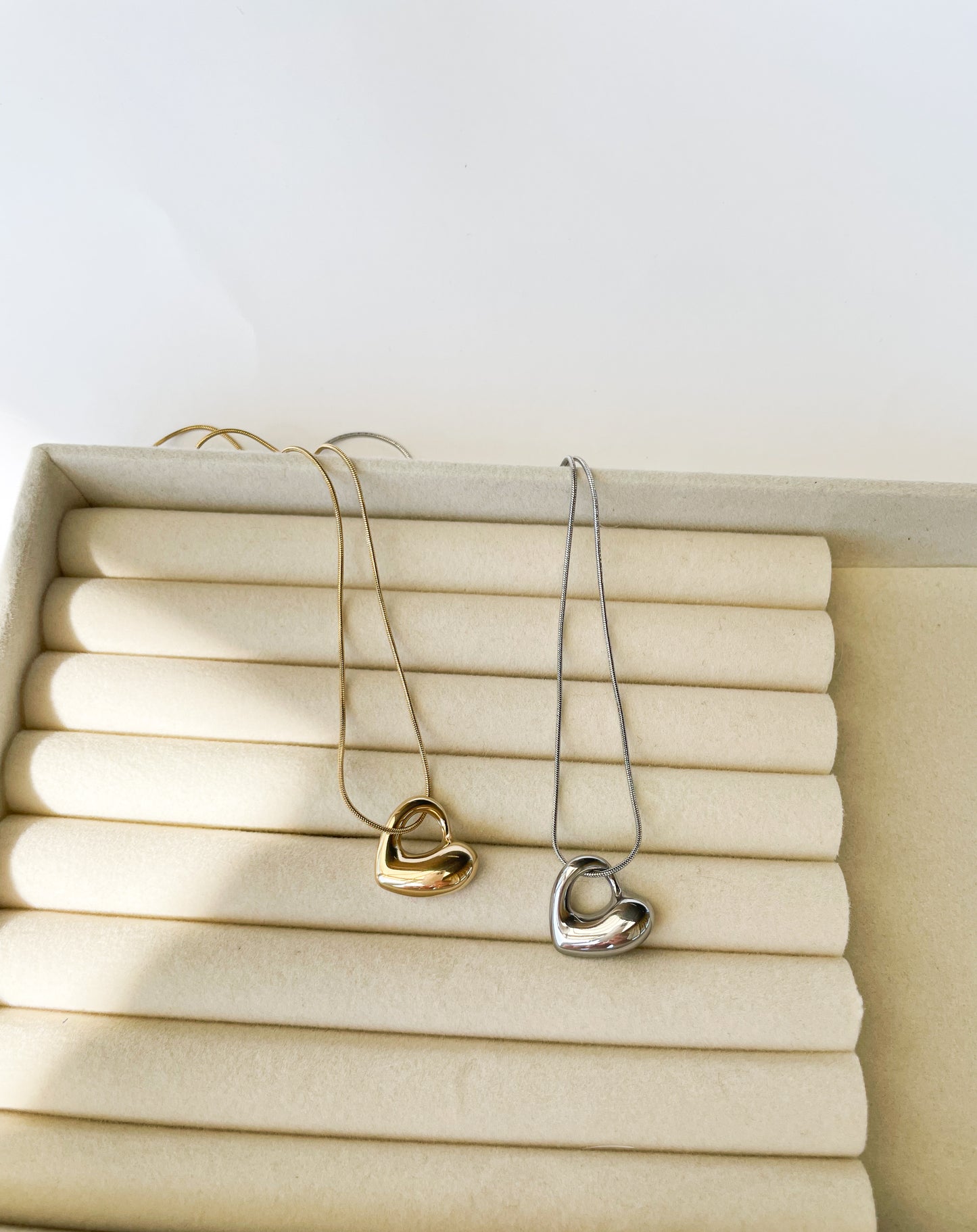 Дамски синджир с висулка сърце от медицинска стомана 316L