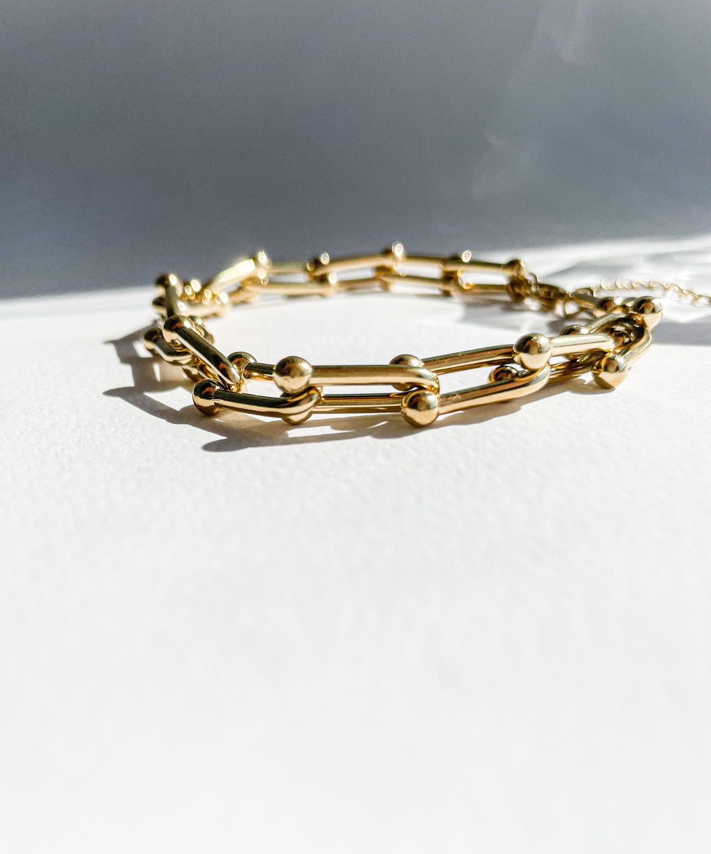 Масивна дамска гривна с дебела плетка от медицинска стомана 316L