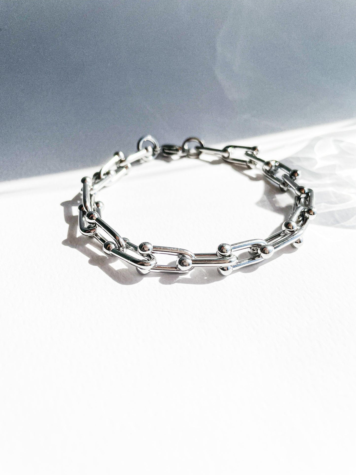 Масивна дамска гривна с дебела плетка от медицинска стомана 316L