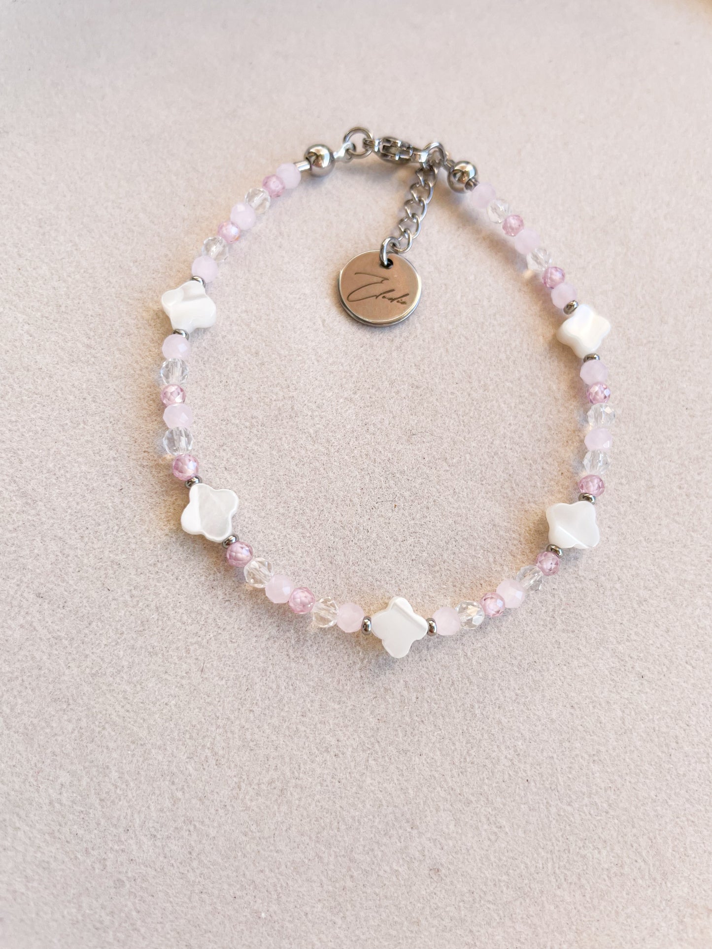 Гривна “Quartz rose et nacre” с розов кварц и седеф