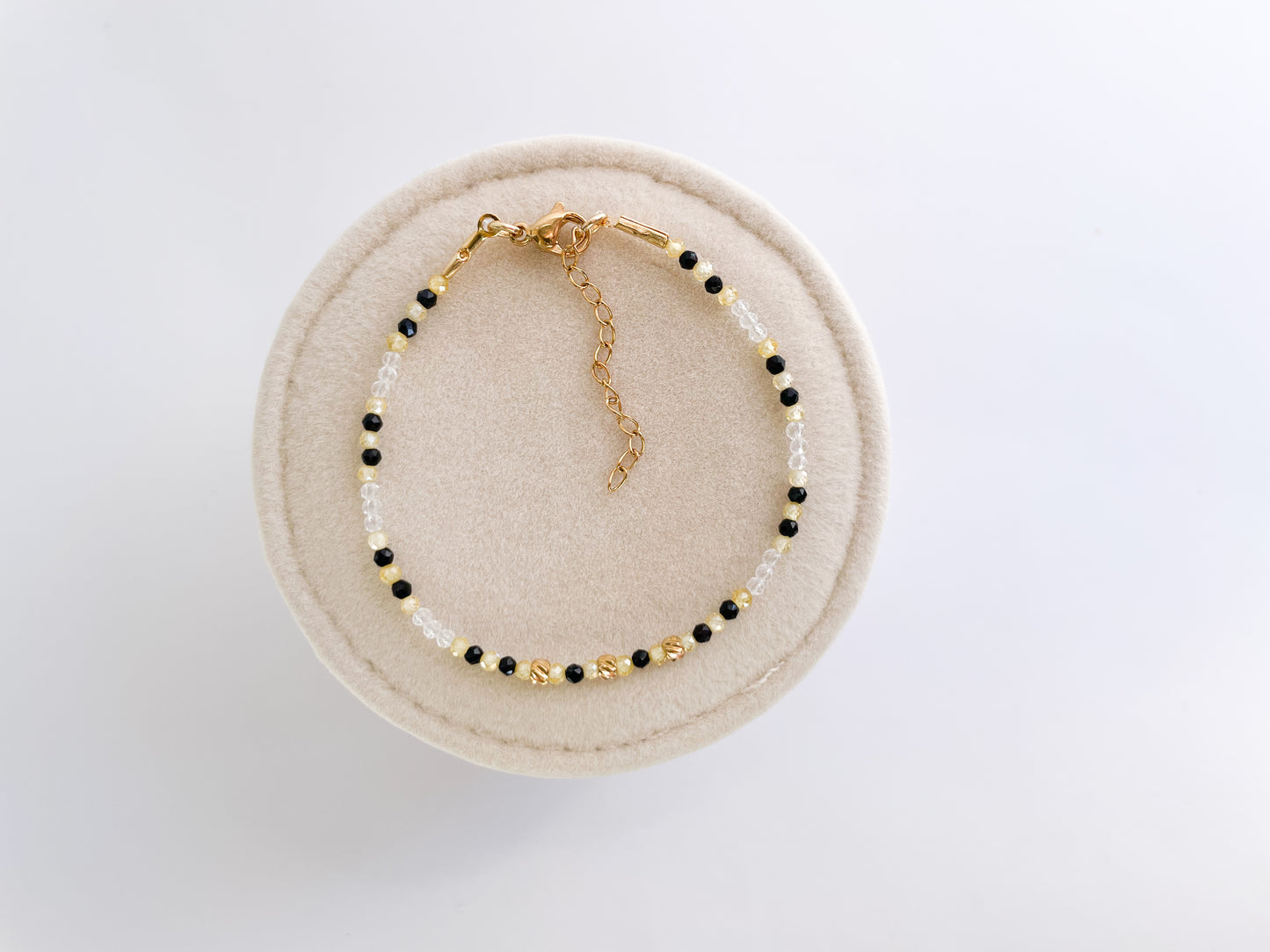 Гривна ''Jaune et noir'' с жълти и черни кристали