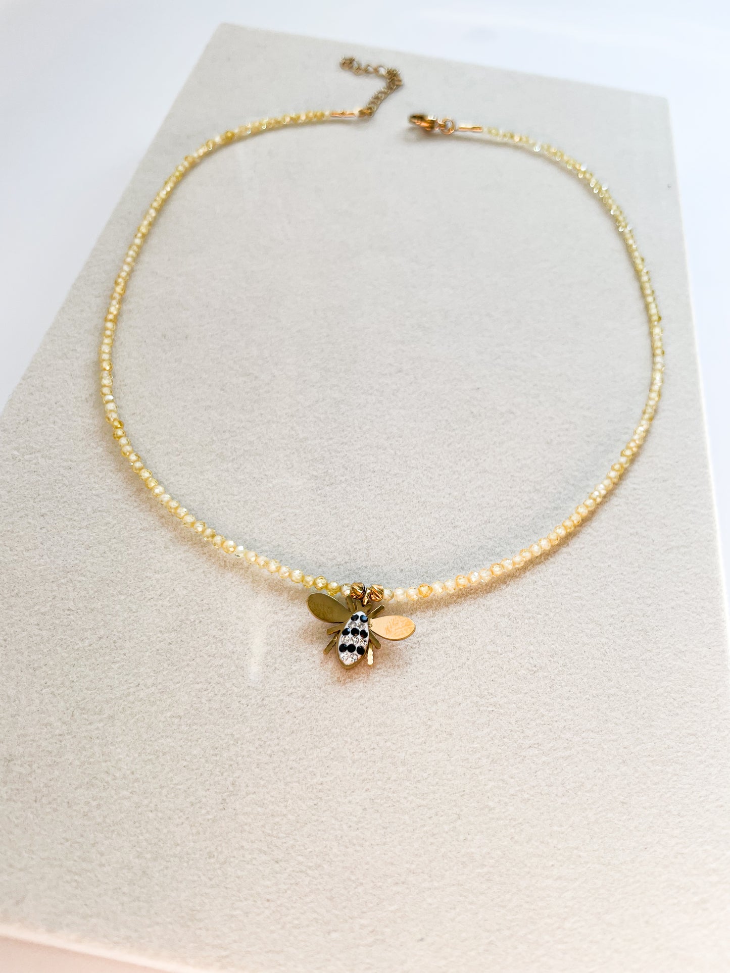 Колие ''Аbeille dorée''