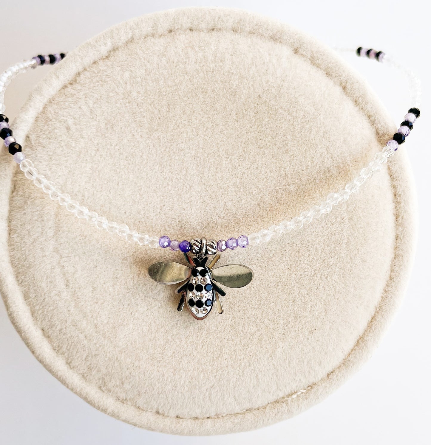 Колие ''Аbeille violette''