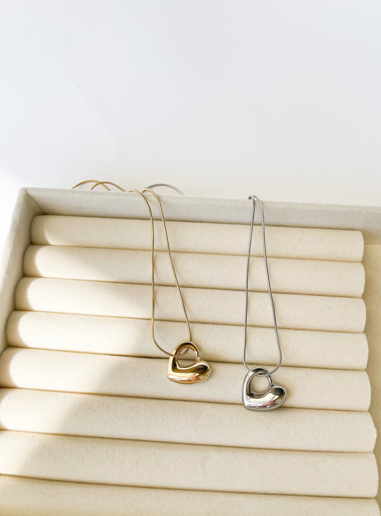 Дамски синджир с висулка сърце от медицинска стомана 316L