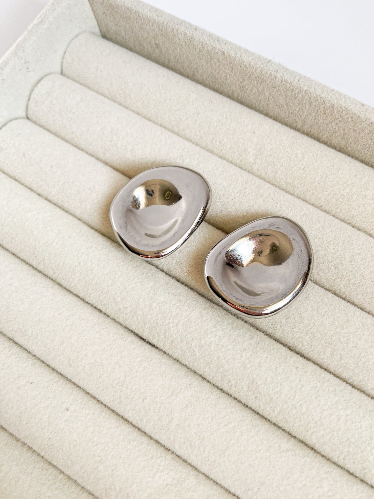 Обемни кръгли обеци от медицинска стомана олекотени