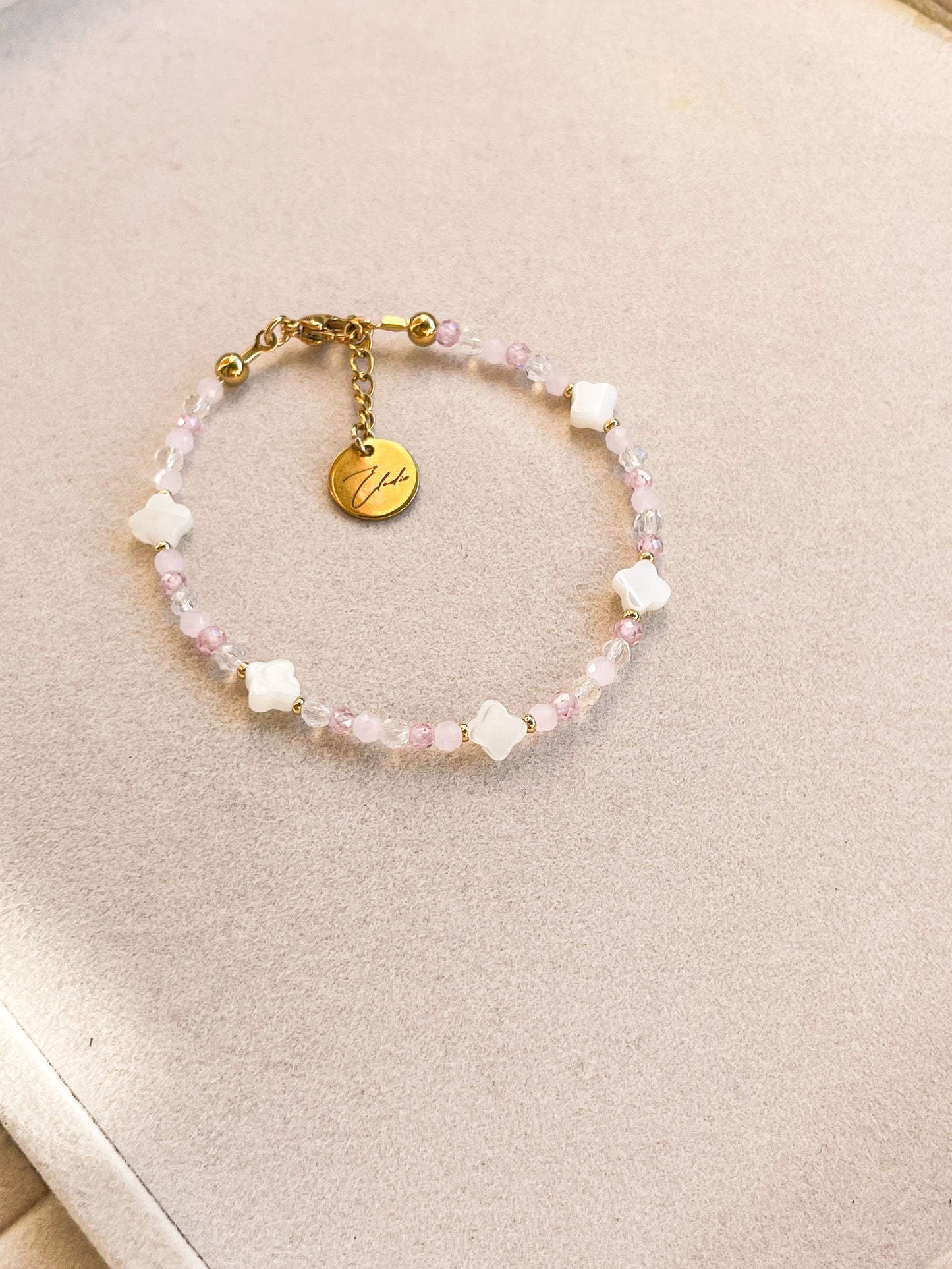 Гривна “Quartz rose et nacre” с розов кварц и седеф