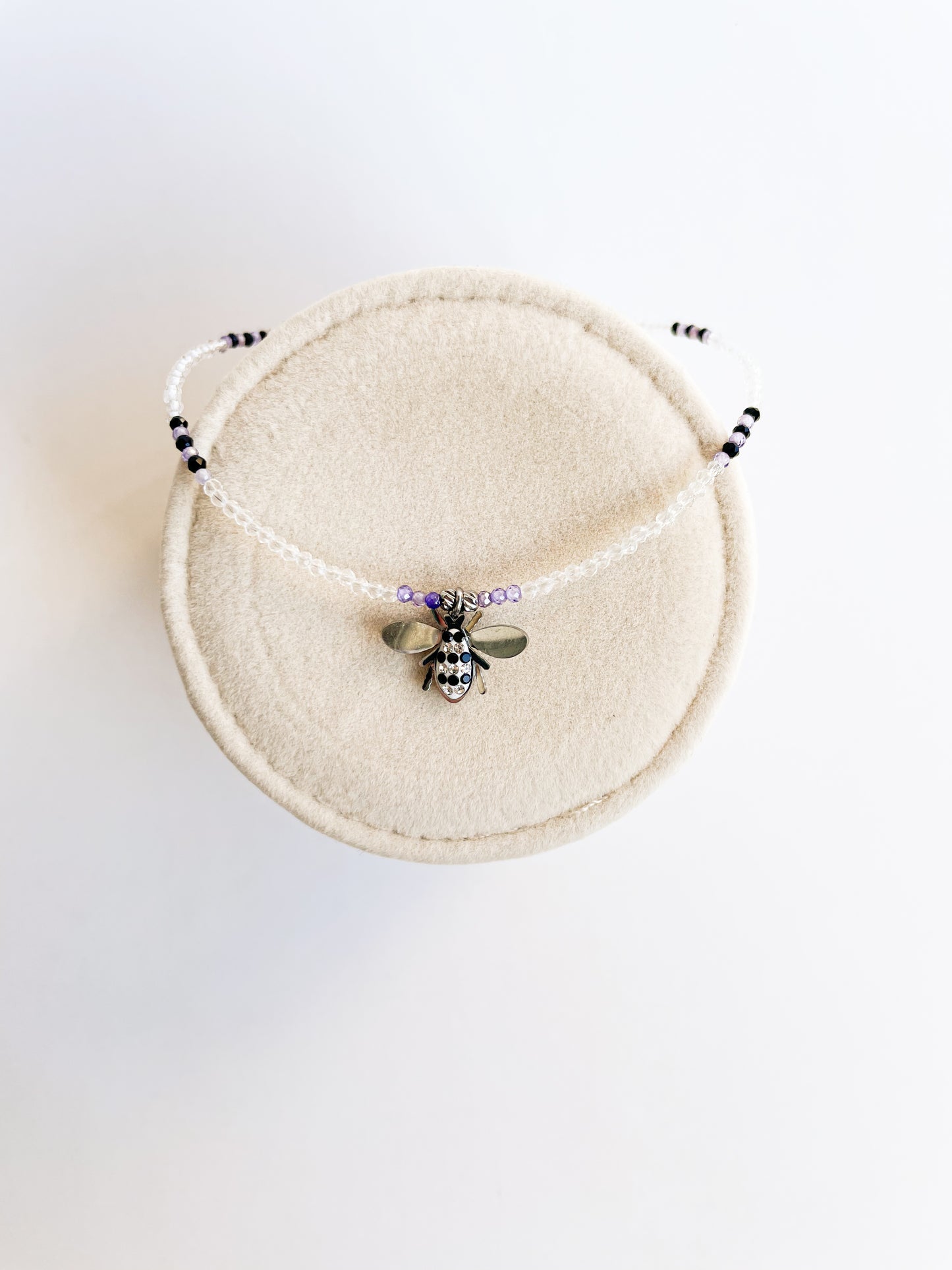 Колие ''Аbeille violette''