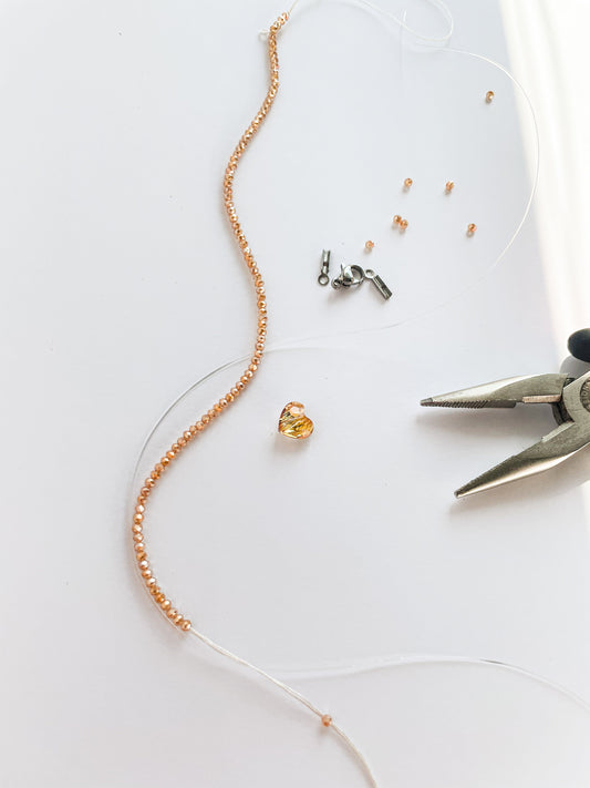 Бижута с естествени камъни,кристали и медицинска стомана