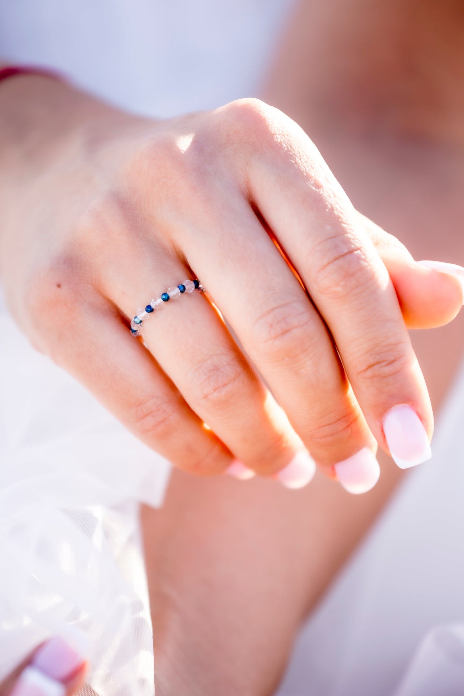 пръстен с кристали нежен