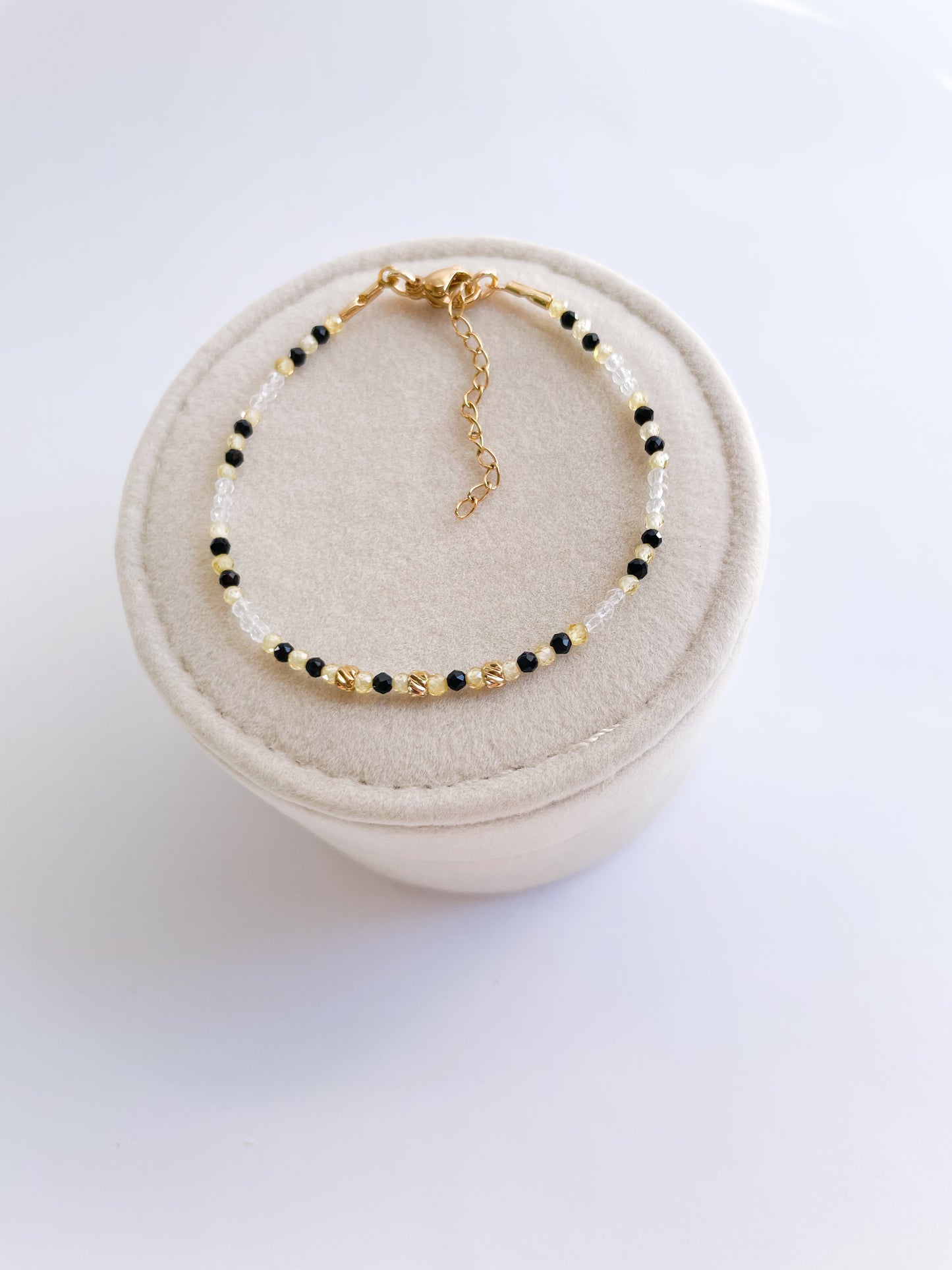 Гривна ''Jaune et noir'' с жълти и черни кристали