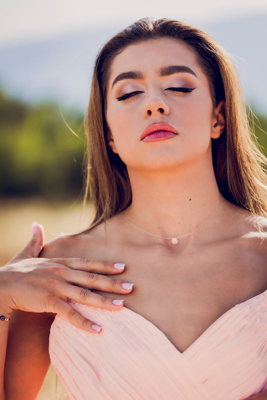 Колие със силиконова корда '' Rose drop''