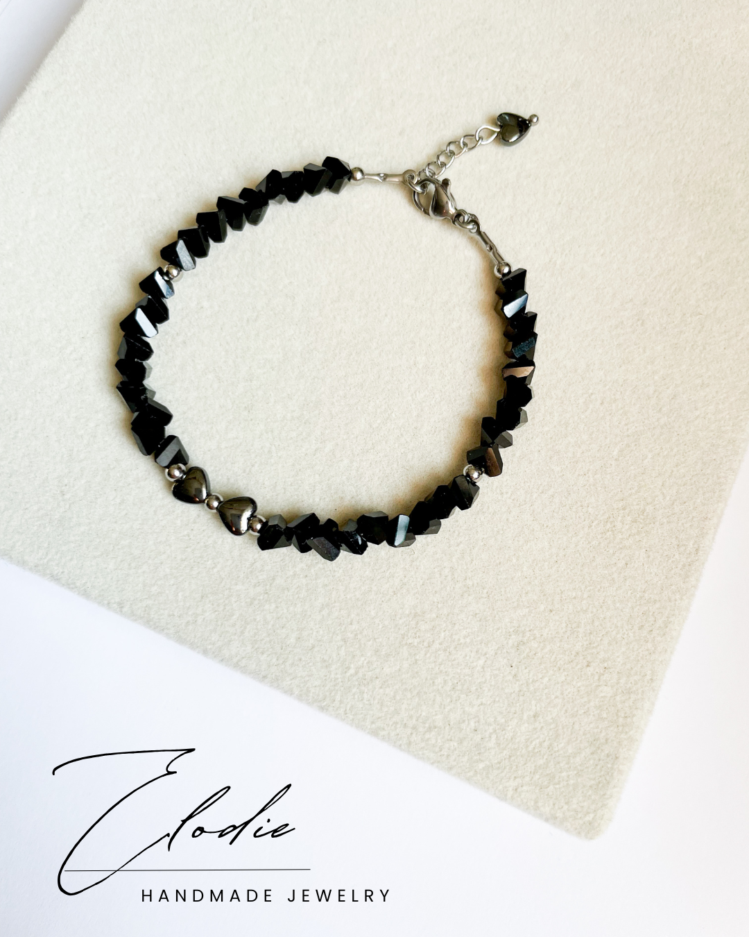 Гривна ''Coeur hématite'' с черни кристали и сърца от хематит