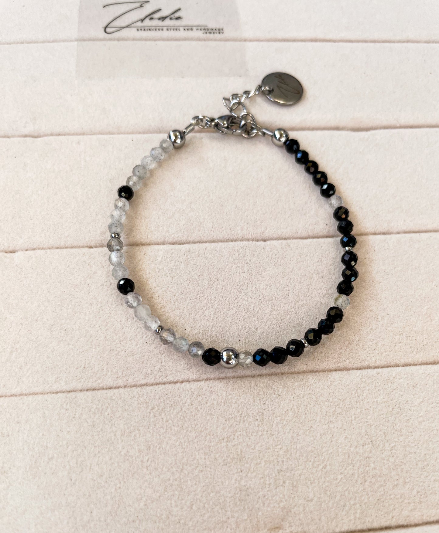 Гривна с черен турмалин и лабрадорит “Labradorite et tourmaline noire”