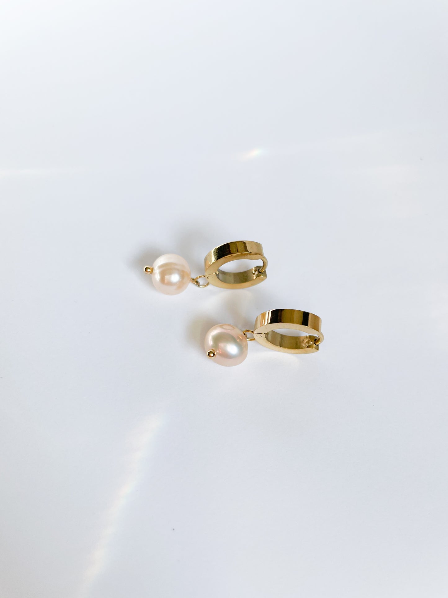Колие и обеци с естествени розови перли и 14К позлатена медицинска стомана