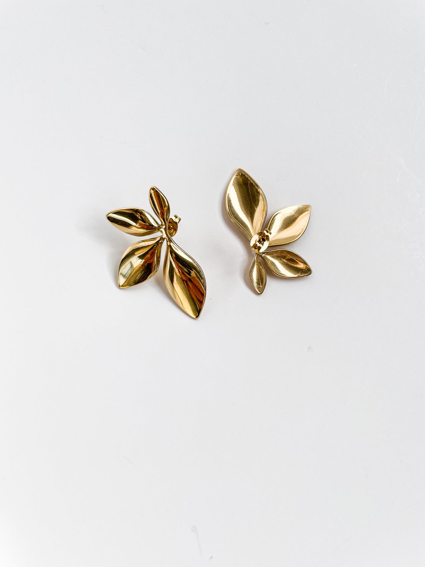 Обеци във формата на цветя от медицинска стомана 316L