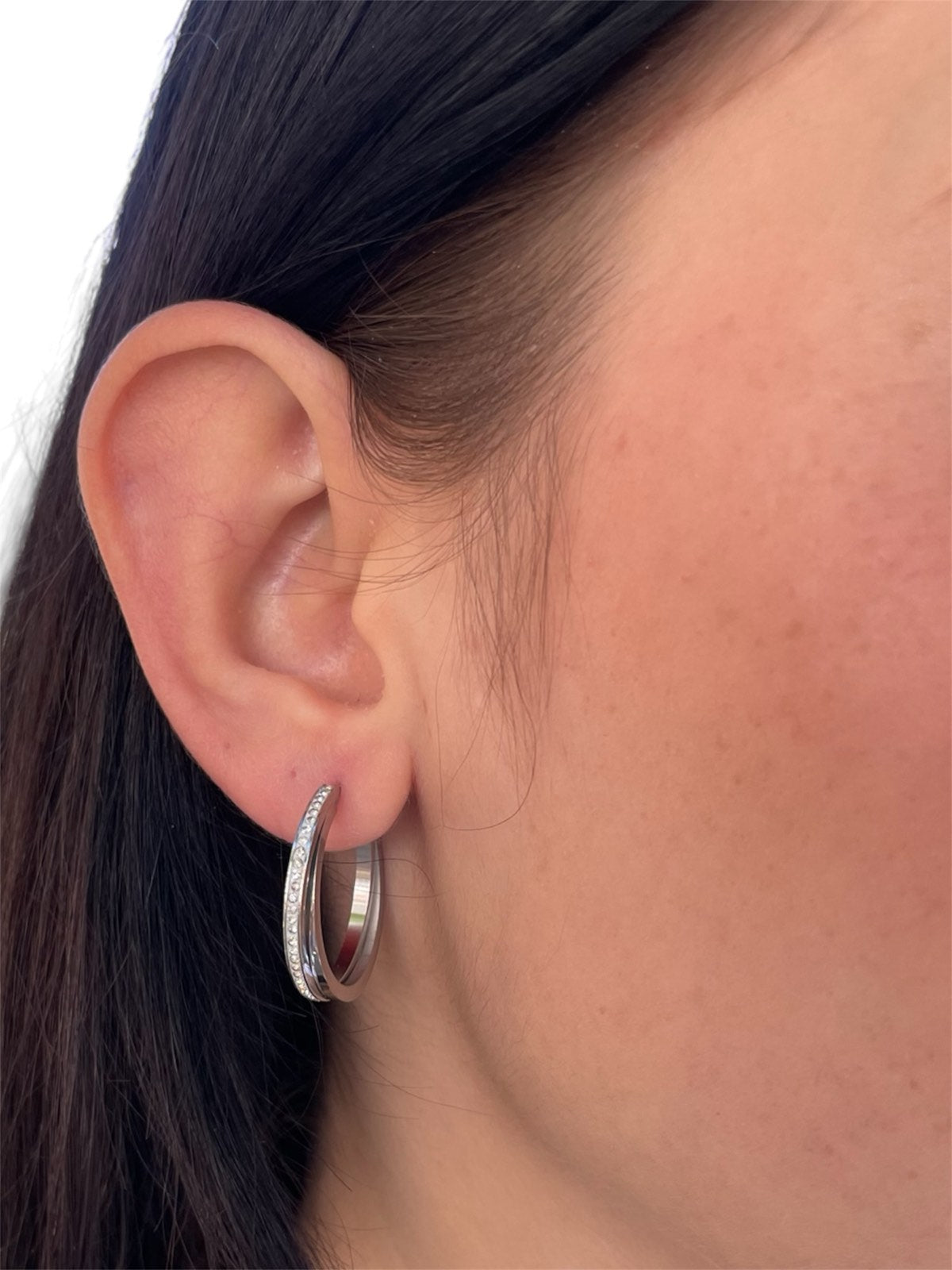 Средни тонки дамски обеци халки с камъни от медицинска стомана на винт 