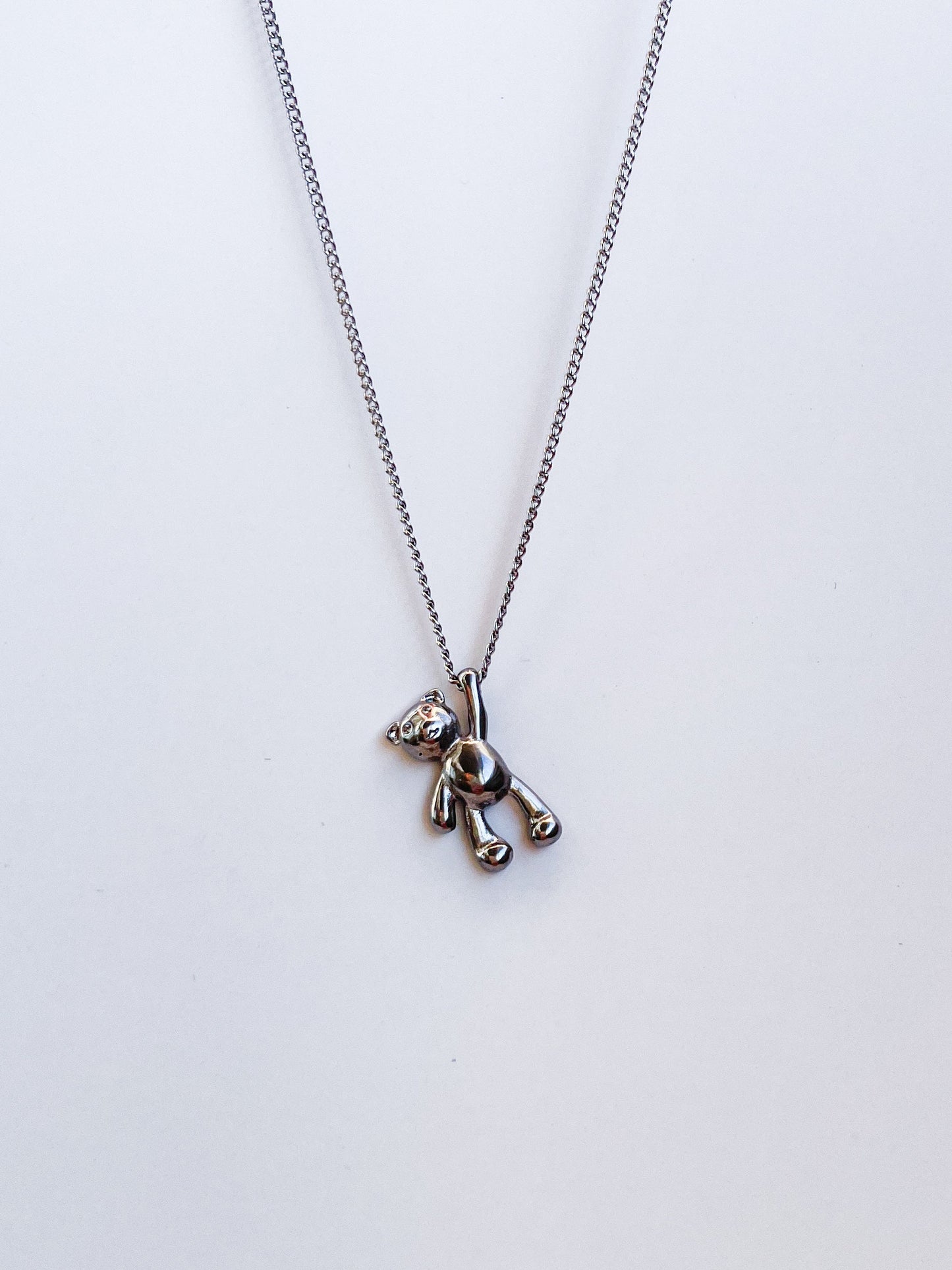 Дамско колие с висулка мече от неръждаема стомана в сребрист цвят