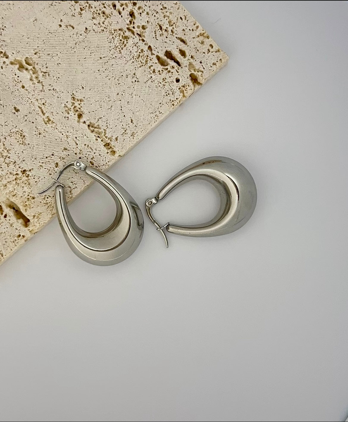 Обемни тумбести халки от медицинска стомана 316L