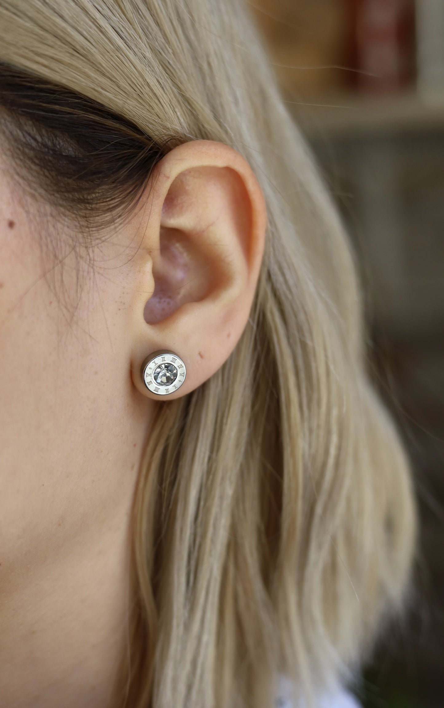 Обеци по ухото с камъчета и обков с римски цифри от медицинска стомана 316L 